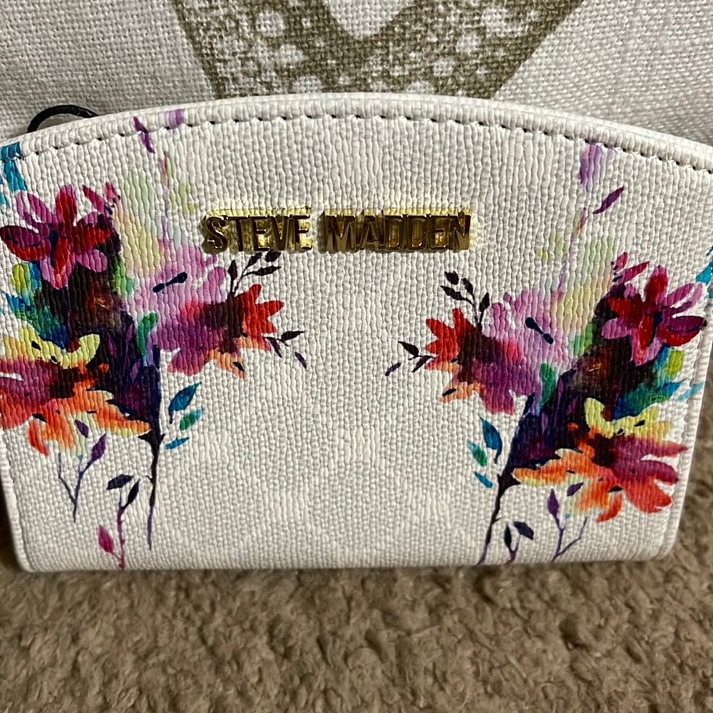 Steven madden wallet